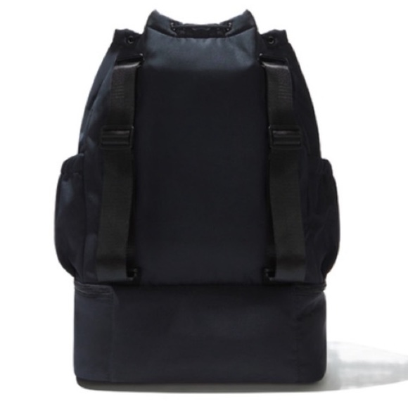 Beyond Yoga Gym Bag - Black Convertible Tote or Backpack w/ Shoe Compartment NWT - Picture 6 of 13